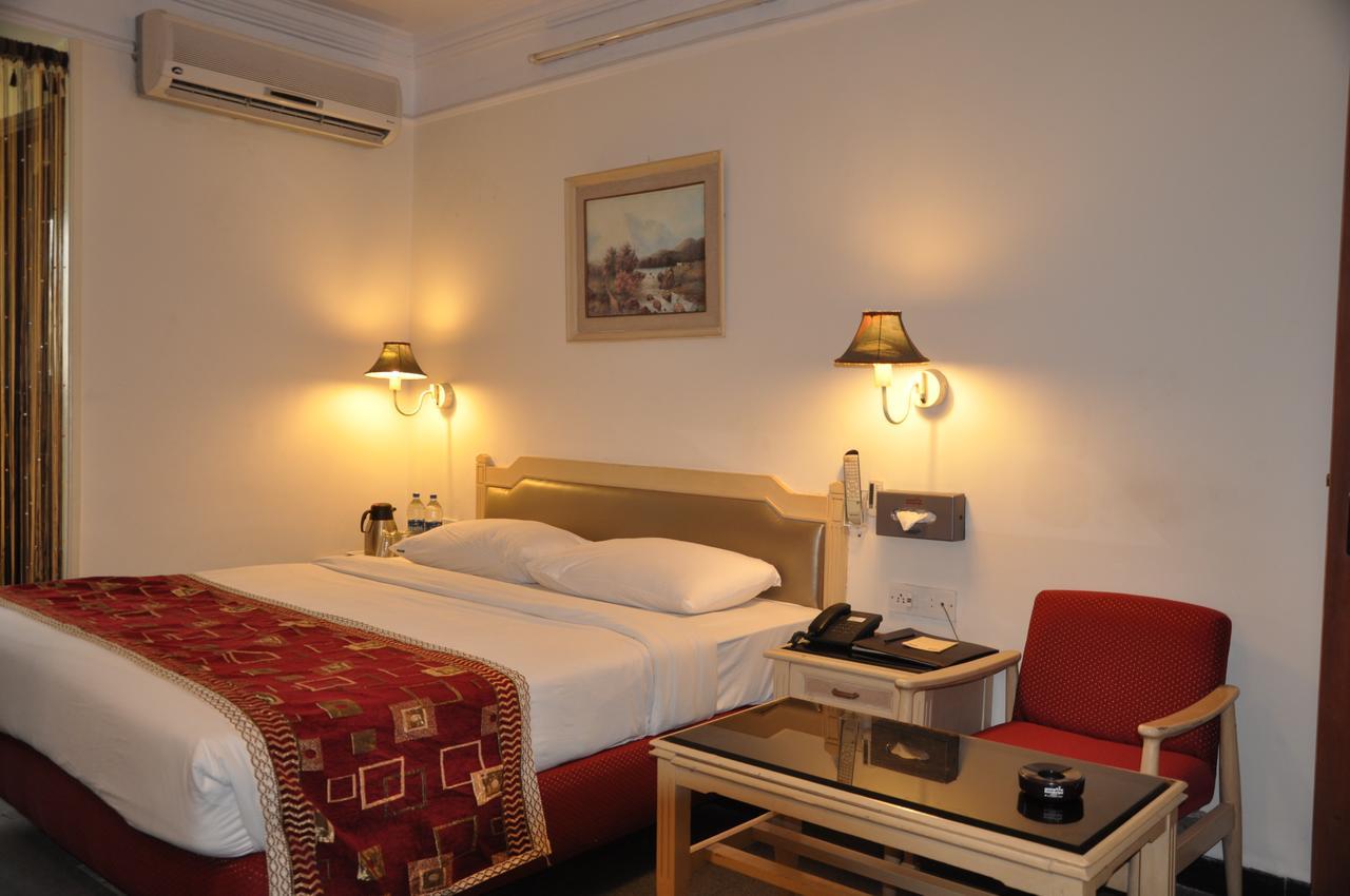 Hotel Sovereign Daman Kültér fotó