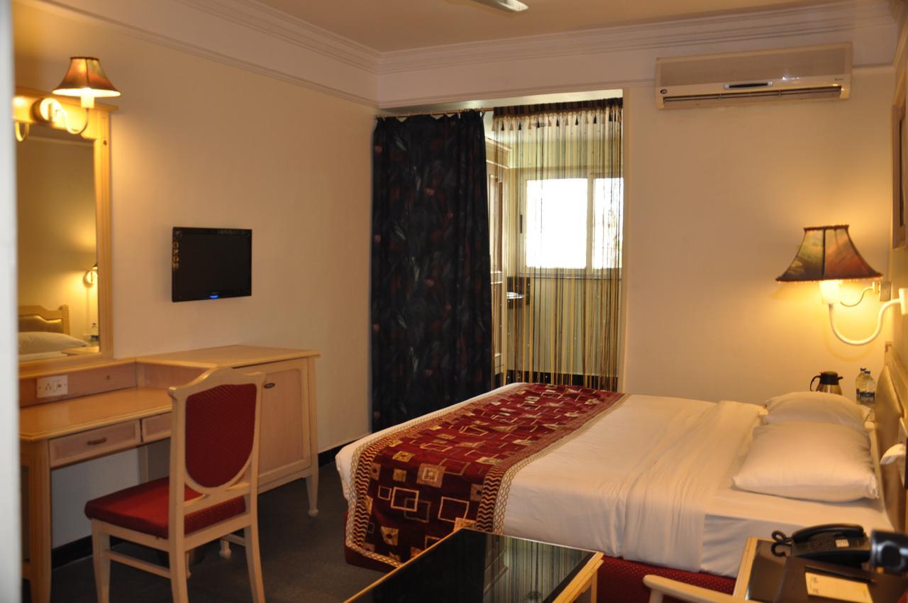 Hotel Sovereign Daman Kültér fotó