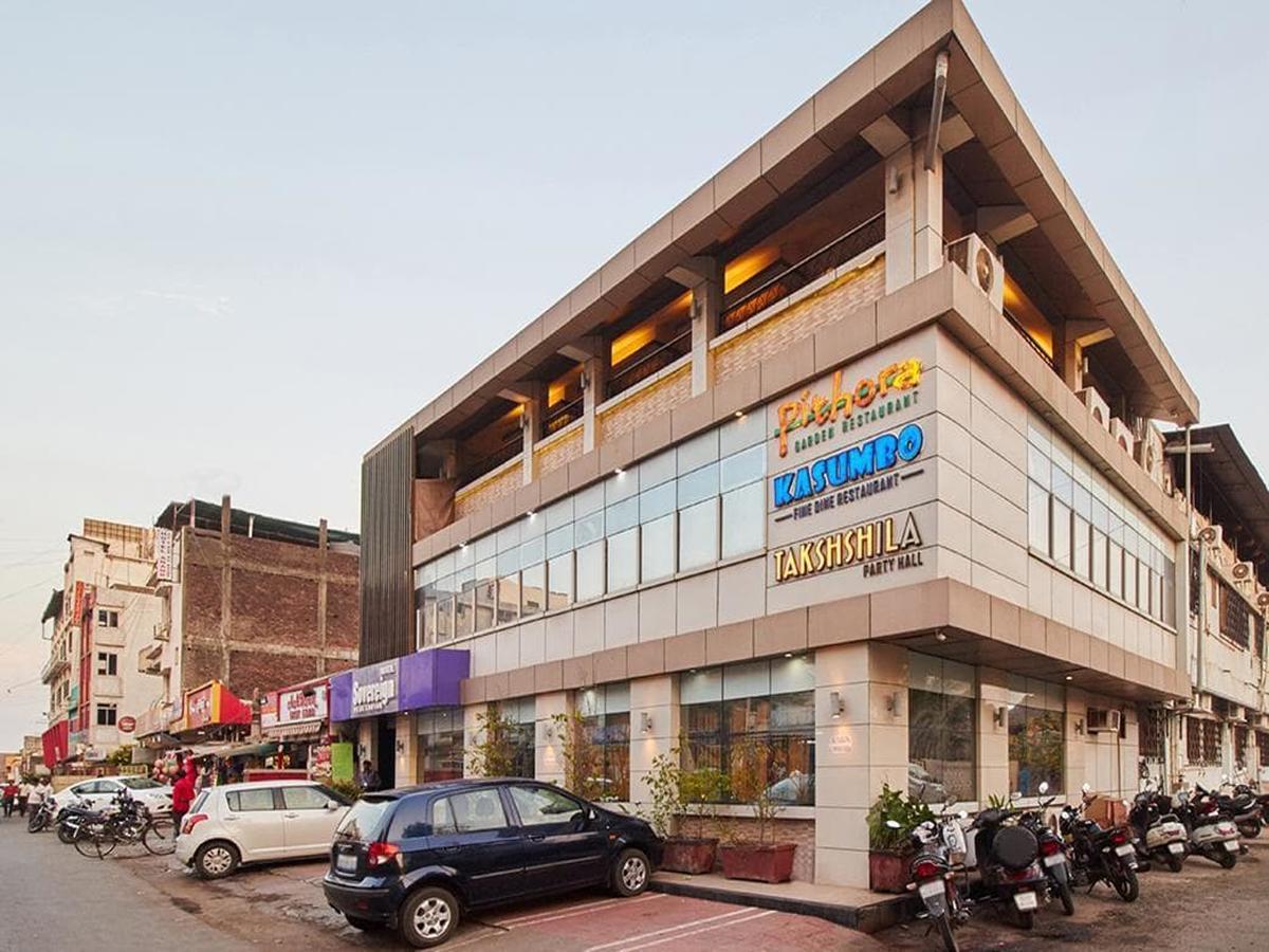 Hotel Sovereign Daman Kültér fotó