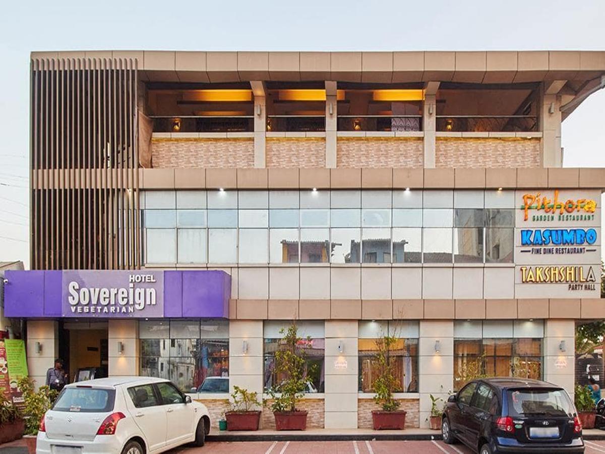Hotel Sovereign Daman Kültér fotó